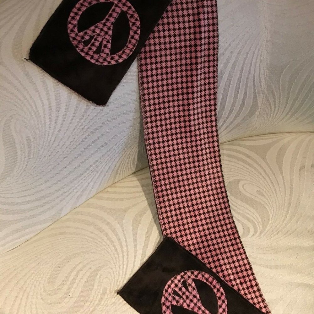 BOOGIE BABY PINK CHECKERED PEACE SIGN SCARF